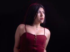 YellowHot from xLoveCam