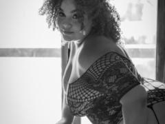 YeraCarey - female webcam at xLoveCam