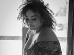 YeraCarey - female webcam at xLoveCam