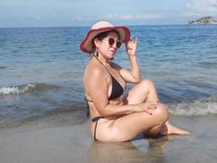 Yeseniaa69 - female webcam at xLoveCam