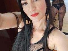 YessiHot - female with black hair webcam at xLoveCam