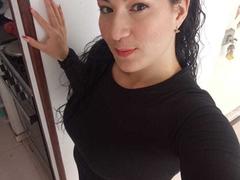 YessiHot - female with black hair webcam at xLoveCam
