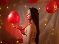 YessicaBelltran - shemale with black hair webcam at xLoveCam