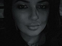 YnnaForU - female webcam at xLoveCam