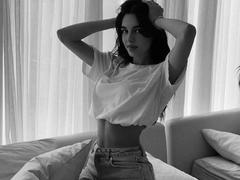 YolondaWalzier - female webcam at xLoveCam