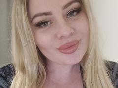 YourCoronet - blond female with  big tits webcam at xLoveCam