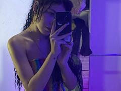 LilyCastle - female with brown hair webcam at LiveJasmin