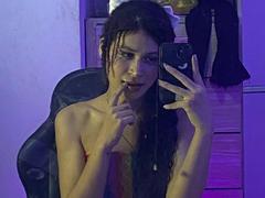LilyCastle - female with brown hair webcam at LiveJasmin