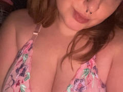 YourThickGingerGoddess - female webcam at xLoveCam