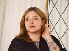 YoureGift - female webcam at xLoveCam