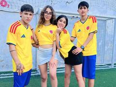 YouthWild - couple webcam at xLoveCam