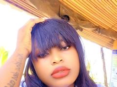 Youyune - female with black hair webcam at xLoveCam