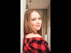 youngLISA-hot - blond female webcam at xLoveCam