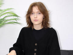 YukiHolmes - female with brown hair webcam at LiveJasmin