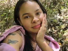 MariHotDivine - female with brown hair webcam at xLoveCam