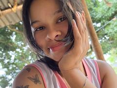 MariHotDivine - female with brown hair webcam at xLoveCam