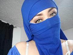 Kelynda - female with black hair webcam at xLoveCam