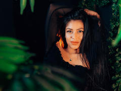 ZaiiraFox - female with black hair and  big tits webcam at xLoveCam
