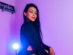 ZaiiraFox - female with black hair and  big tits webcam at xLoveCam