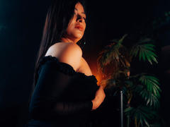 ZaiiraFox - female with black hair and  big tits webcam at xLoveCam