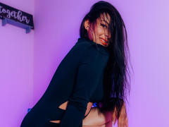 ZaiiraFox - female with black hair and  big tits webcam at xLoveCam