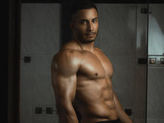 ZaneMaverick - male webcam at xLoveCam