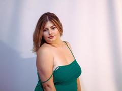 ZannaDreil - blond female webcam at xLoveCam