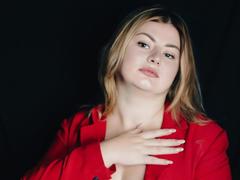 ZannaDreil - blond female webcam at xLoveCam