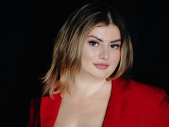 ZannaDreil - blond female webcam at xLoveCam