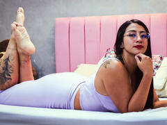ZaraBenneth - female with black hair and  small tits webcam at LiveJasmin