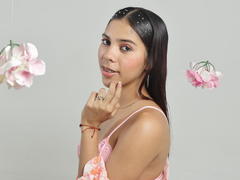 ZaraBrynn - female with black hair webcam at ImLive