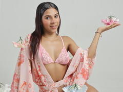 ZaraBrynn - female with black hair webcam at ImLive
