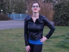 Zara-Bizarr - female with brown hair webcam at xLoveCam