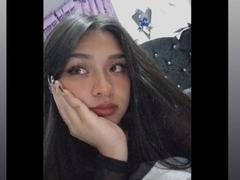Zarafadi - female with black hair webcam at xLoveCam