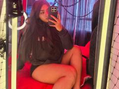Zarafadi - female with black hair webcam at xLoveCam