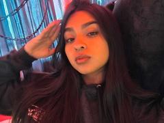 Zarafadi - female with black hair webcam at xLoveCam