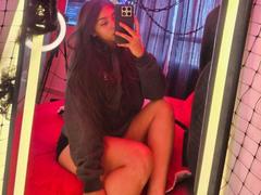 Zarafadi - female with black hair webcam at xLoveCam