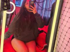 Zarafadi - female with black hair webcam at xLoveCam