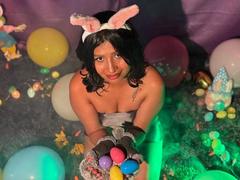 ZarayWhitMoreLove - female webcam at xLoveCam