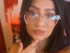 ZarayWhitMoreLove - female webcam at xLoveCam