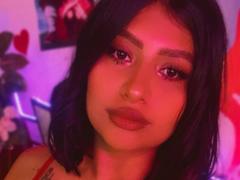 ZarayWhitMoreLove - female webcam at xLoveCam