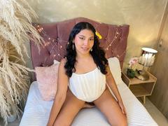 ZarethDilucas - female with black hair and  big tits webcam at xLoveCam