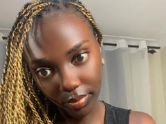 ZariQuinn - female with black hair webcam at xLoveCam