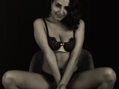Zazazelle - female with brown hair and  small tits webcam at xLoveCam
