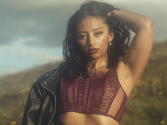 Zdiablaz - female with black hair and  small tits webcam at xLoveCam