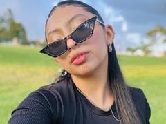 Zdiablaz - female with black hair and  small tits webcam at xLoveCam