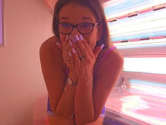 Zelda-hot - female with brown hair webcam at xLoveCam