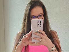 Zelda-hot - female with brown hair webcam at xLoveCam