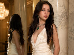 ZelmaGwyn - female with black hair webcam at xLoveCam
