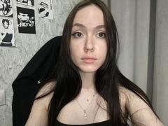 ZettaNetzley - female with black hair webcam at xLoveCam